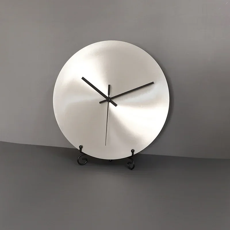 Silver Minimalist Industrial W - огляд і ціна Resin Art Wall Clock