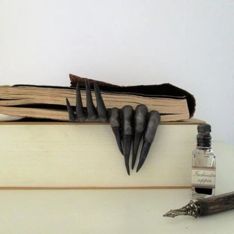 Gothic Devil Claw Bookmark Res - огляд і ціна Resin Art Book
